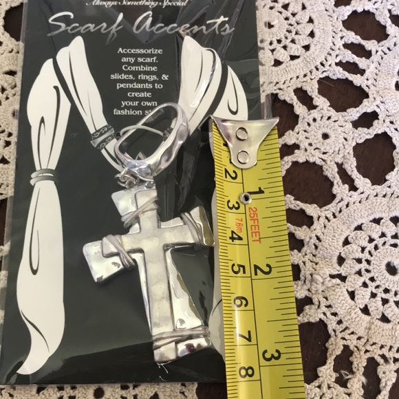 Cross Scarf Accent - Picture 3 of 3